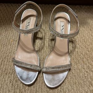 Size 8, Nina New York Silver sandals